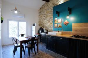 Noémy SMECICAS - SMECICAS NOEMY